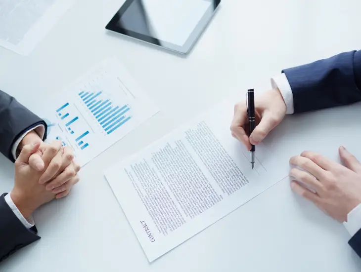 Selectgen consultants discussing a contract-to-hire placement